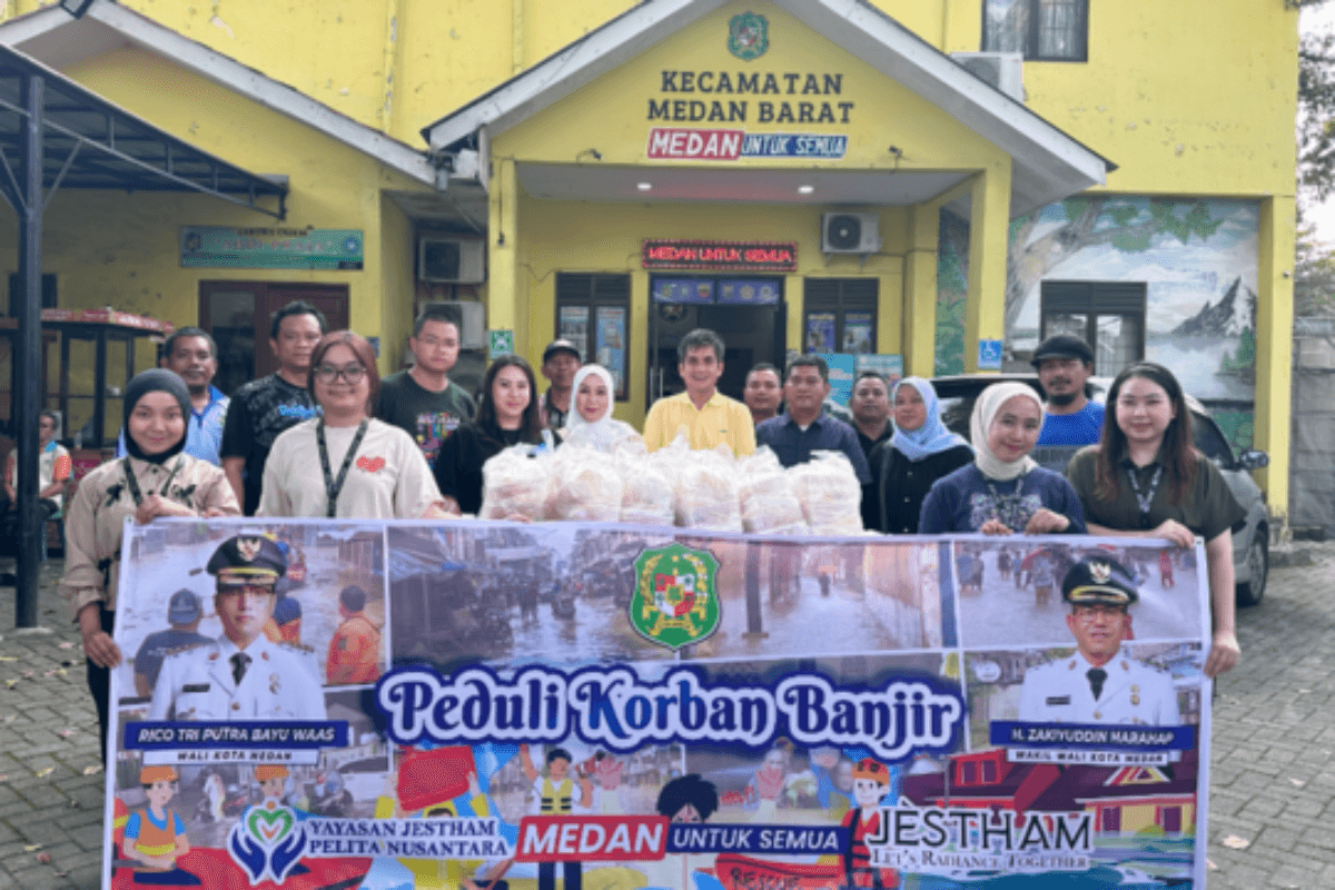 JÈSTHAM Bagikan 1000 Paket Makanan, Beri Harapan di Tengah Duka Banjir Medan