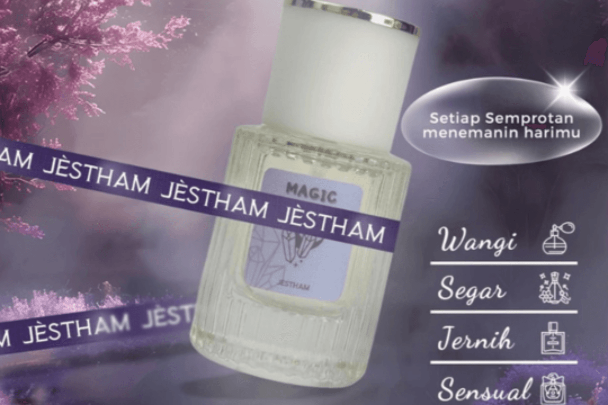 Discover an extrait de parfum with a fresh, sweet, and sensual fragrance that lasts long, elegantly packaged to accompany your days full of magic.