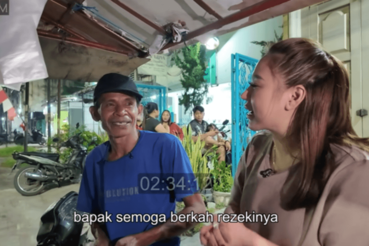 Borong Semua Roti Bapak Penjual: Tawar-Menawar Hangat yang Berujung Haru