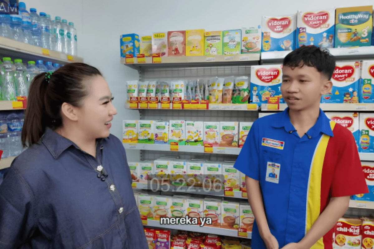 Jestham Traktir Rifki, Anak Rantau yang Rela Bertahan Demi Keluarga