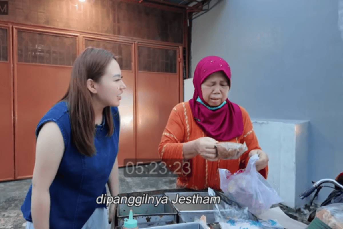 Jestham Borong Pecel Nenek 69 Tahun, Sang Nenek Curhat Impian ke Makkah hingga Sempat Menangis karena Tak Bisa Jualan