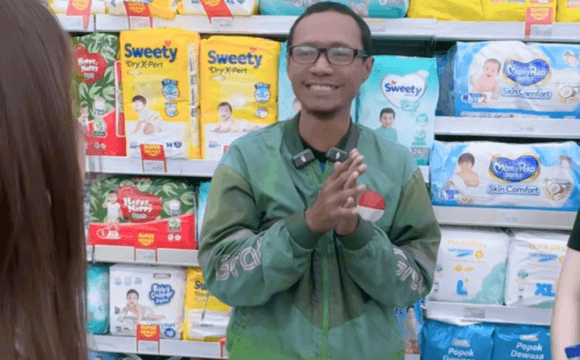 Bapak Agung, Setir Bagi Nafkah Keluarga