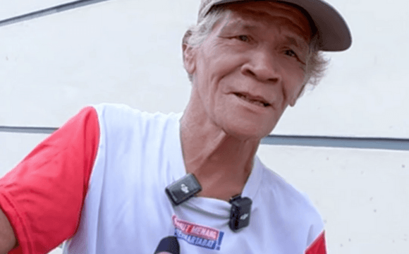 Perjuangan Bapak Becak Merajut Rezeki di Usia Senja
