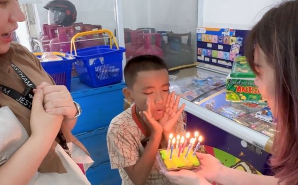 Merayakan Ulang Tahun Farhan