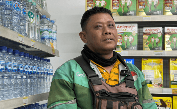 Kerja Keras Tak Kenal Lelah Bapak Ojol