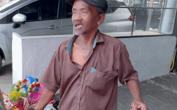 The Unyielding Balloon Seller