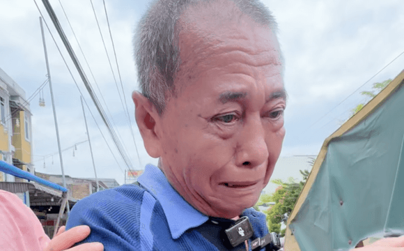 Keikhlasan dan Ketabahan Bapak Penarik Becak