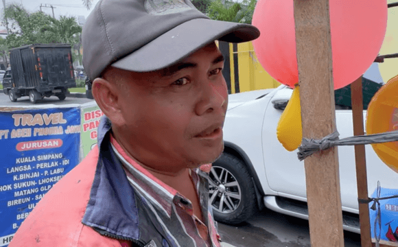 Bapak Penjual Balon Pejuang Kehidupan Keluarga