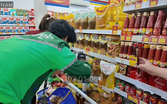 Aksi Gercep Abang Ojol Belanja 2 Menit